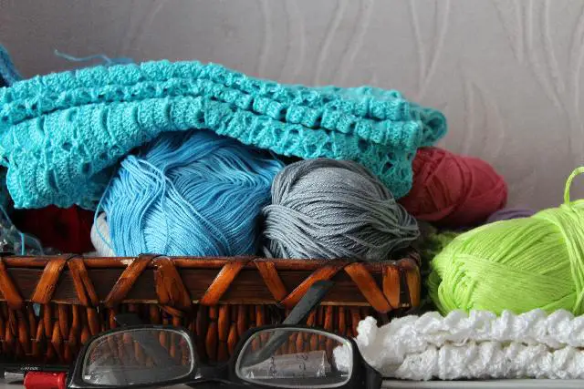 What Is Double Knitting Yarn (& DK Yarn Use Cases)