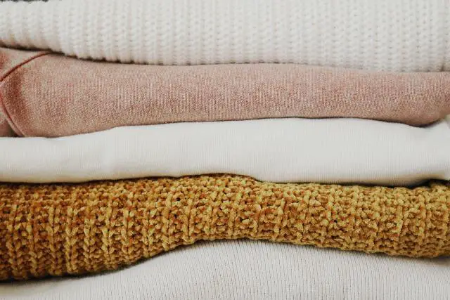 What are the Differences Between Linen And Wool? (Interesting Facts & Definition)