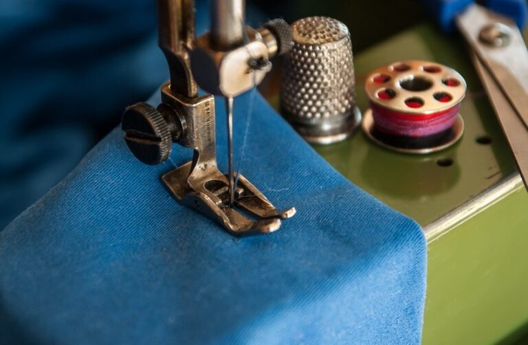 How do you Troubleshoot a Sewing Machine that Keeps Jamming?
